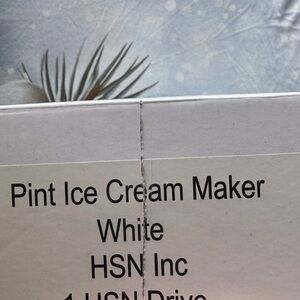 White Pint Ice Cream Maker